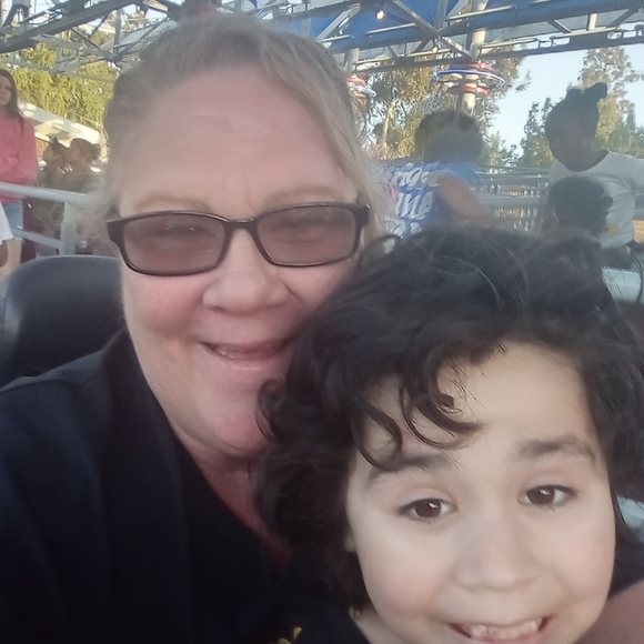 Meet your Posh AMBASSADOR, Karen - Picture 8 of 15